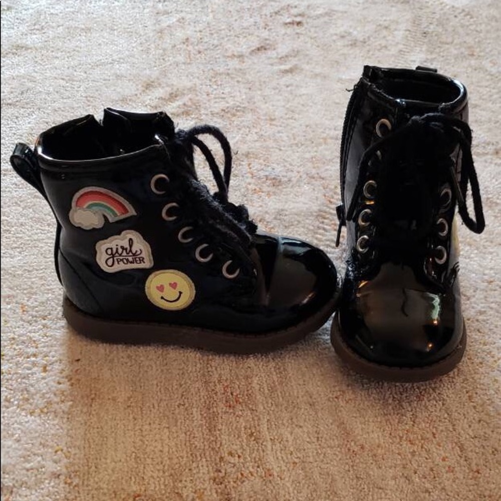 **SOLD**Toddler boots size 5